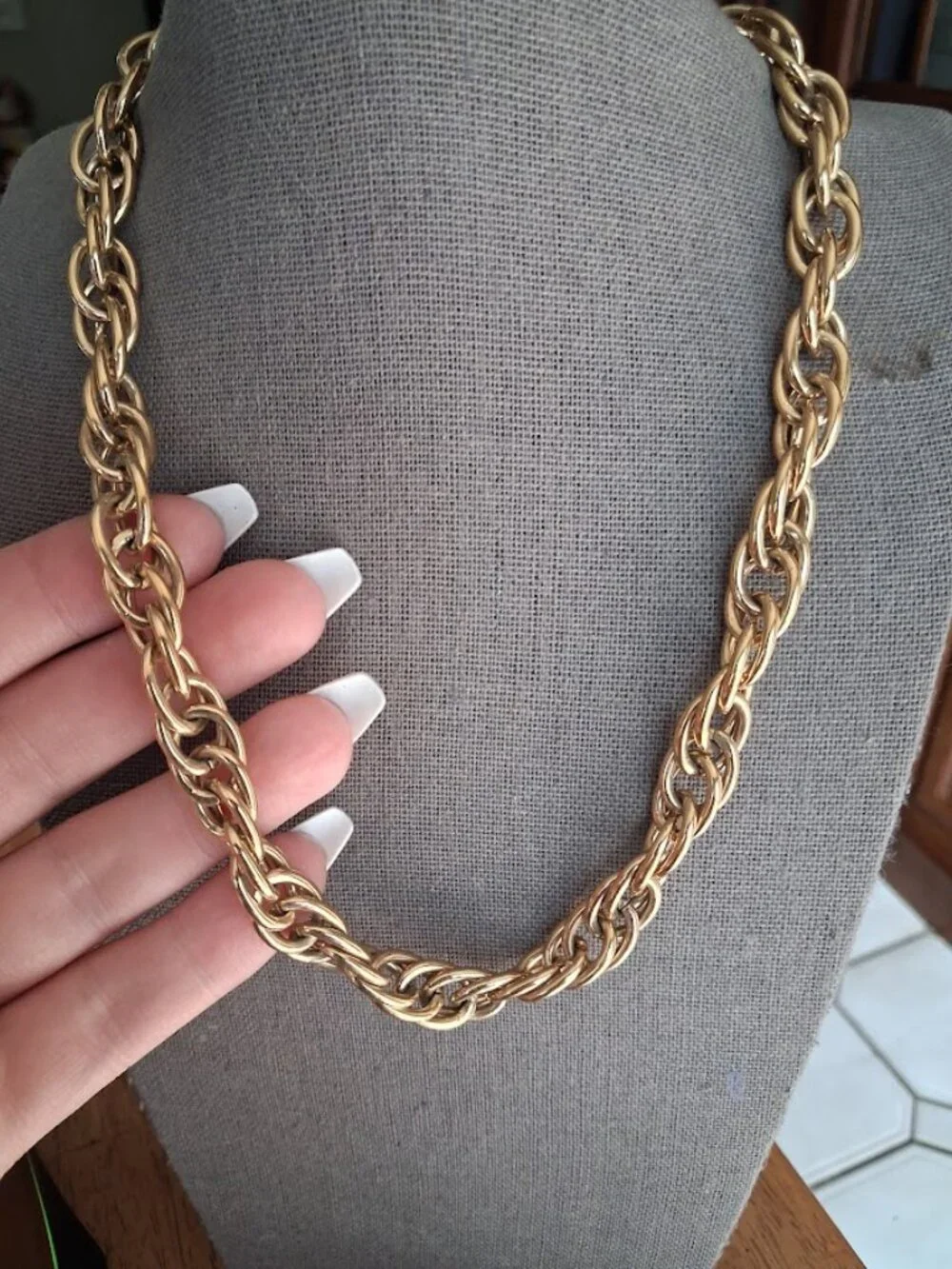 Thick Trifari 18 inch chain necklace